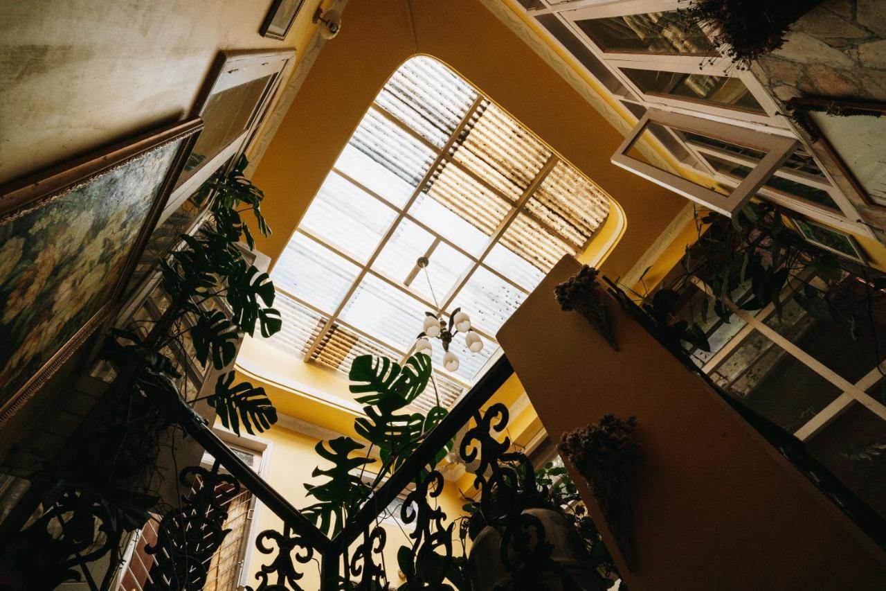 Rock Cliff Home Stay Šillong Exteriér fotografie