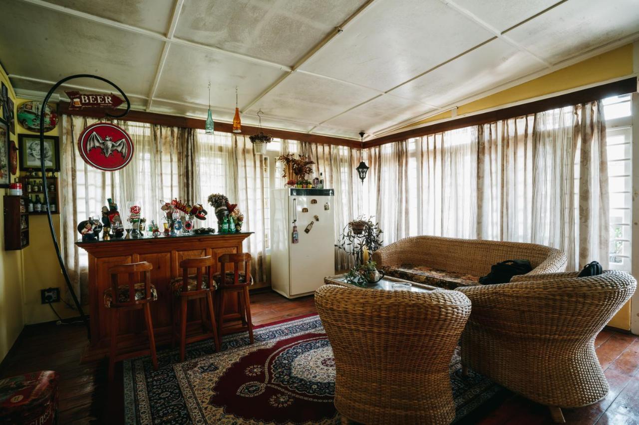 Rock Cliff Home Stay Šillong Exteriér fotografie