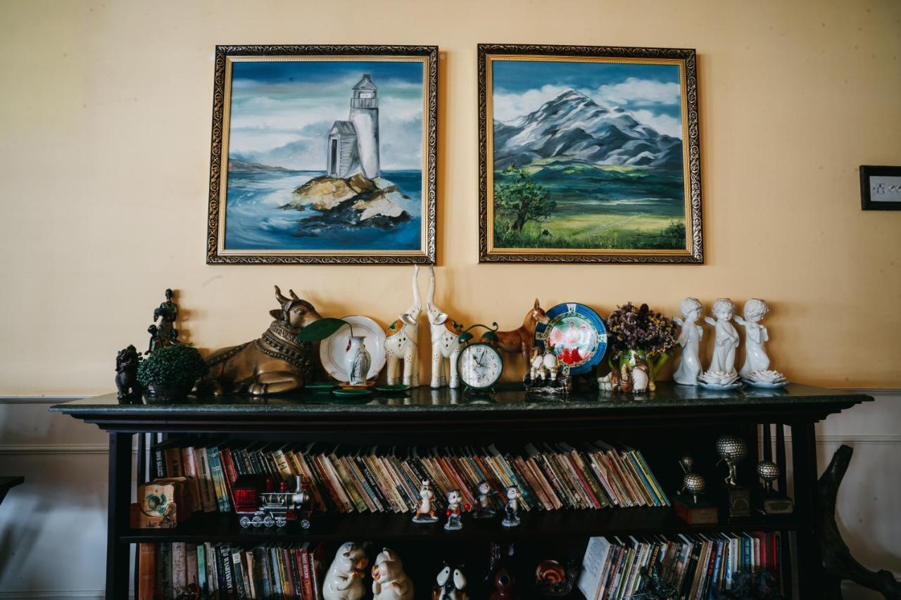 Rock Cliff Home Stay Šillong Exteriér fotografie