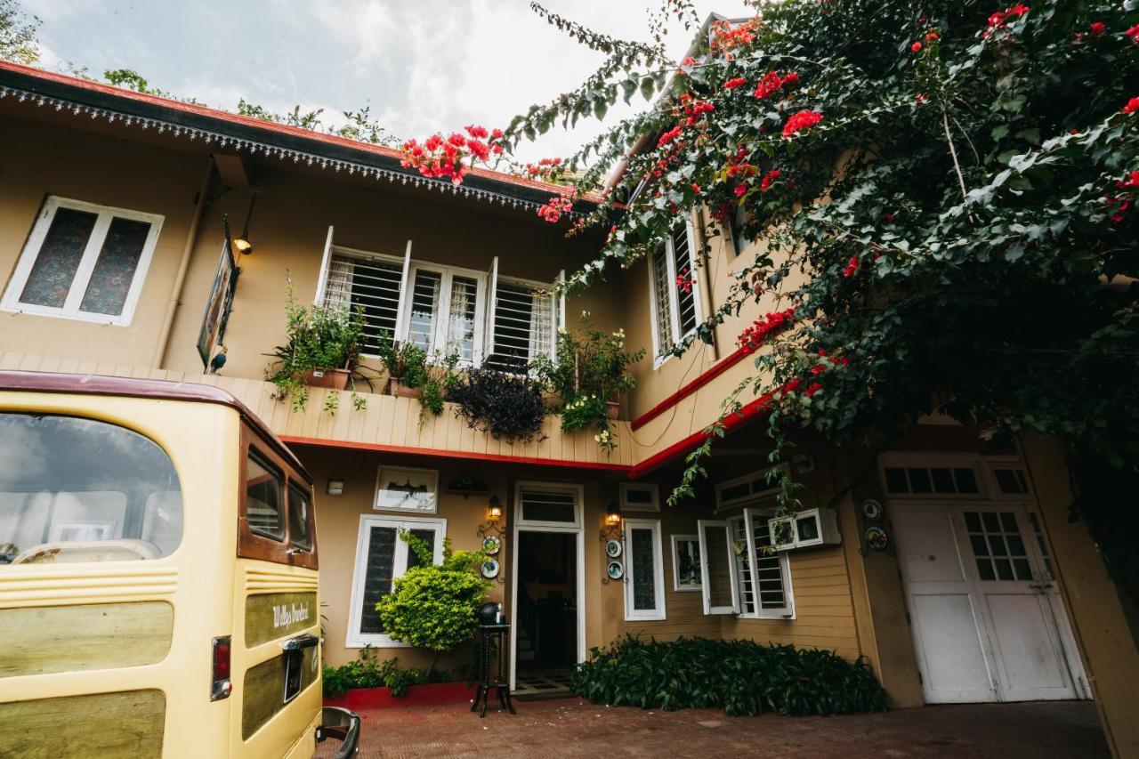 Rock Cliff Home Stay Šillong Exteriér fotografie