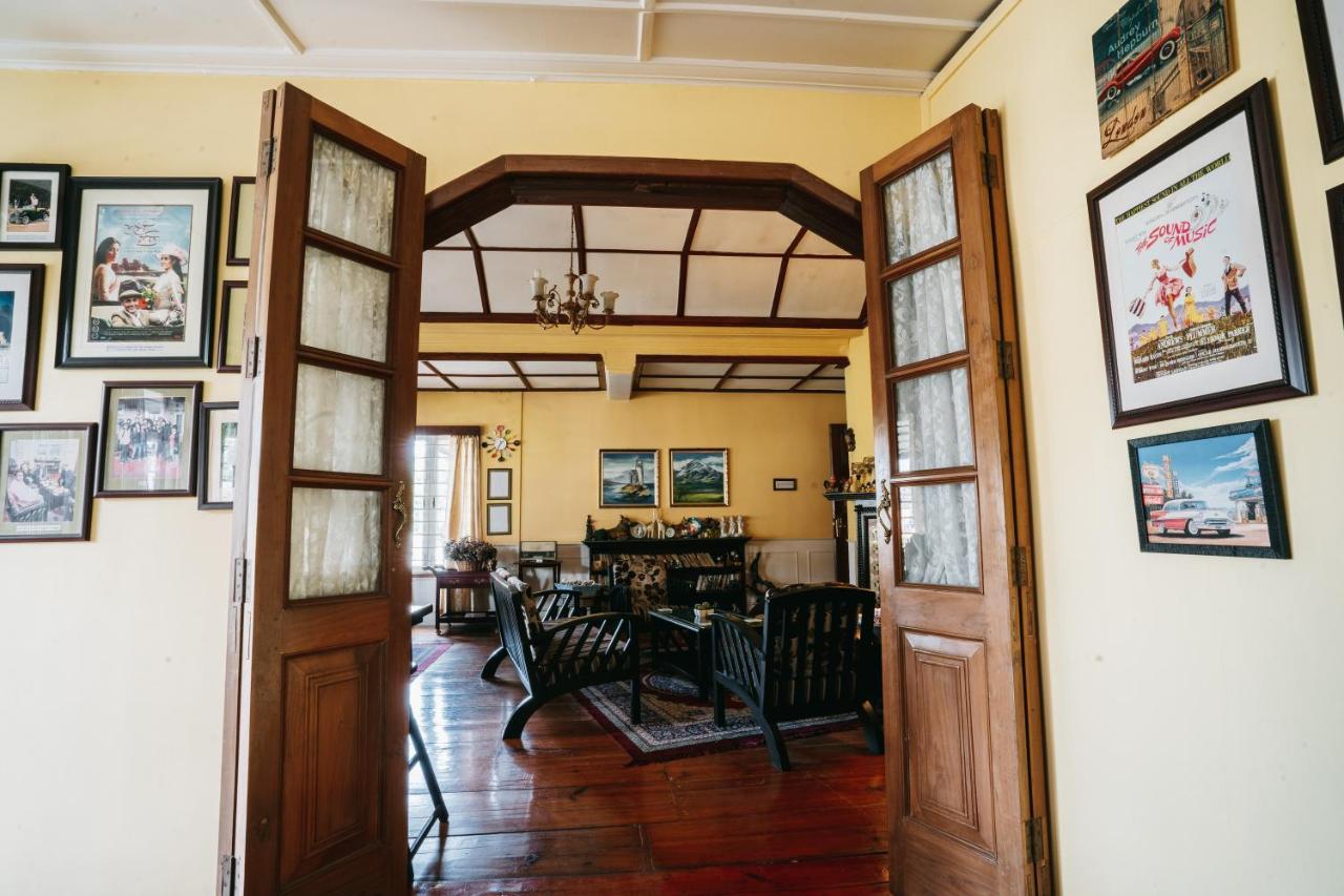 Rock Cliff Home Stay Šillong Exteriér fotografie