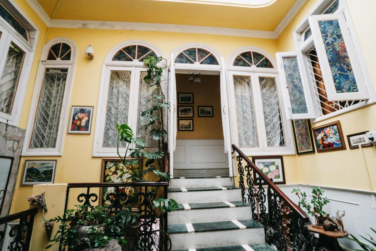 Rock Cliff Home Stay Šillong Exteriér fotografie