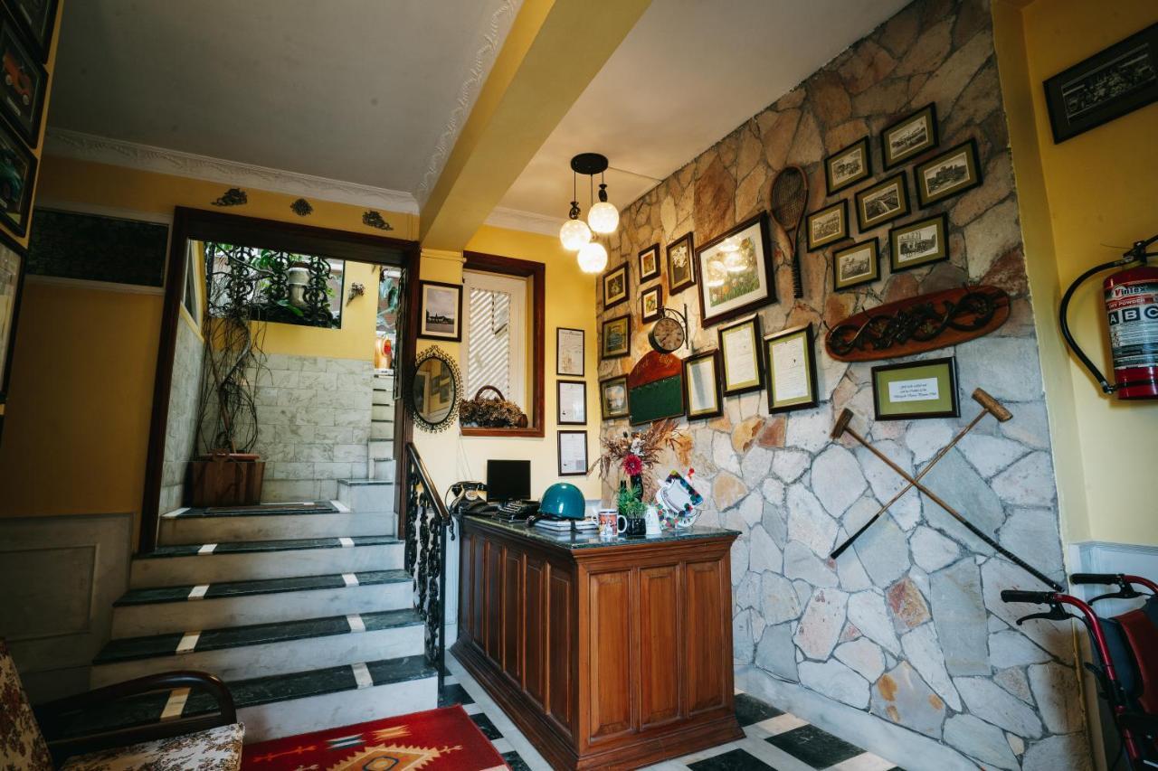 Rock Cliff Home Stay Šillong Exteriér fotografie